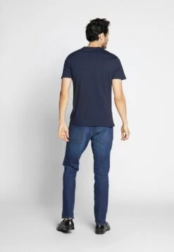 Pier One 4 PACK - T-Shirt Basic - Black/white/blue 8 Pier One 4 PACK - T-Shirt Basic - Black/white/blue -Pier One 0ca3960a59ed4451aec4ebc371a3d206