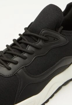 Pier One UNISEX - Sneaker Low - Black/white 11 Pier One UNISEX - Sneaker Low - Black/white -Pier One 383be7e17d7b4e6fb1f7aa6c378ae4ea