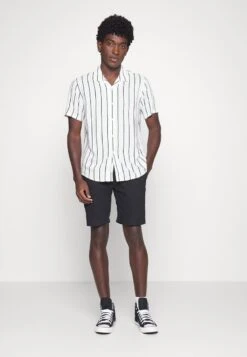 Pier One 2 PACK - Hemd - Black/white 8 Pier One 2 PACK - Hemd - Black/white -Pier One 43bf8d5300d84d19aab3f62f08ed036f