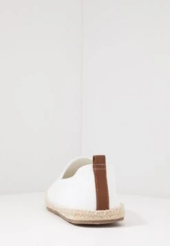 Pier One RENA ESPADRILLE UNISEX - Espadrille - White 9 Pier One RENA ESPADRILLE UNISEX - Espadrille - White -Pier One 4f1c7dae0cbb47efaca02a71fb79d125