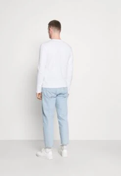 Pier One 5 PACK - Langarmshirt - White/dark Blu/grey 8 Pier One 5 PACK - Langarmshirt - White/dark Blu/grey -Pier One 501e285d599547fa8b3d97a7168757c4