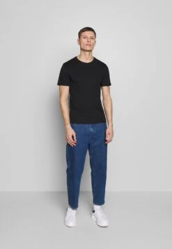 Pier One T-Shirt Basic - Black/white/blue 11 Pier One T-Shirt Basic - Black/white/blue -Pier One 57ef8b5d90b840ff83dd93f74f432d58 1