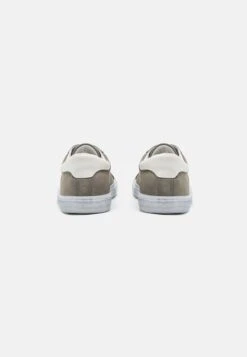 Pier One Sneaker Low - Grey 8 Pier One Sneaker Low - Grey -Pier One 8dce156f603c4f1e949ccd2231979907