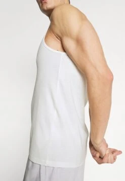 Pier One 3 PACK - Unterhemd/-shirt - Dark Blue/bordeaux/off-white -Pier One c107c99d278e430b8a693d0ec45ebe1a