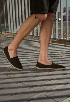 Pier One RENA ESPADRILLE UNISEX - Espadrille - Black 8 Pier One RENA ESPADRILLE UNISEX - Espadrille - Black -Pier One cb806f944ebf47a1be125d225ca7178e