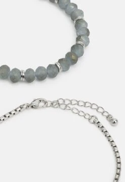 Pier One -Pier One ee069d29f85746d9abd911efd4c143b5